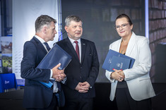 Od lewej: R. Homicki, Prof. P. Koszelnik, M. Jarosińska-Jedynak,