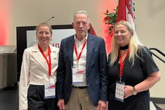 Od lewej: prof. PRz B. Zatwarnicka-Madura, prof. D. Rosati, dr J. Stecko, 